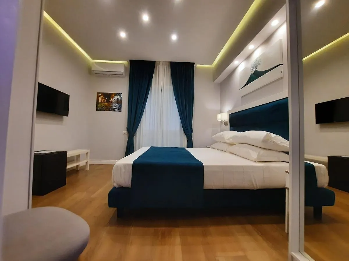Gea Suite Neapol 3*,