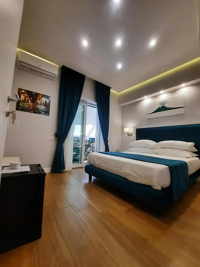 Gea Suite Neapel 3*,